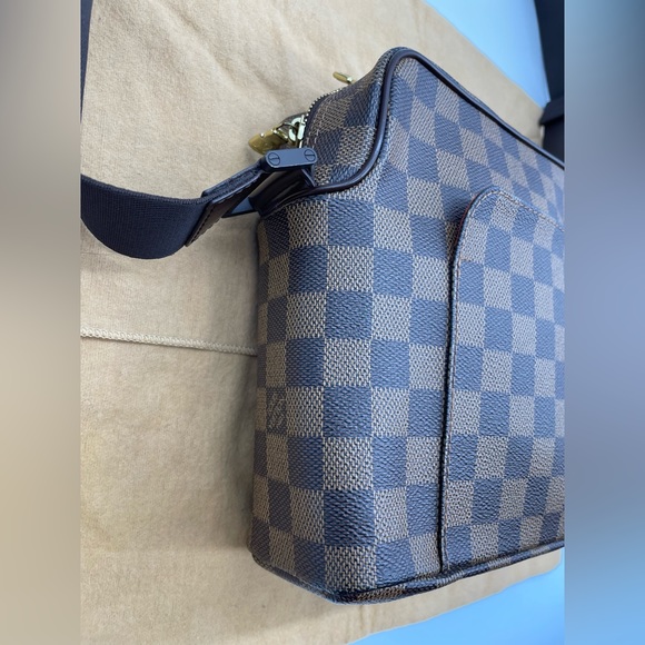 Louis Vuitton crossbody sling bag - Picture 4 of 11